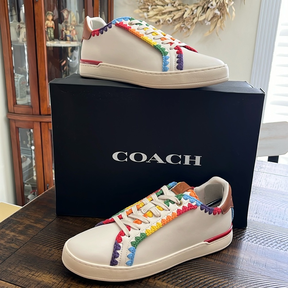 COACH PRIDE LEATHER SNEAKERS NIB
Unisex